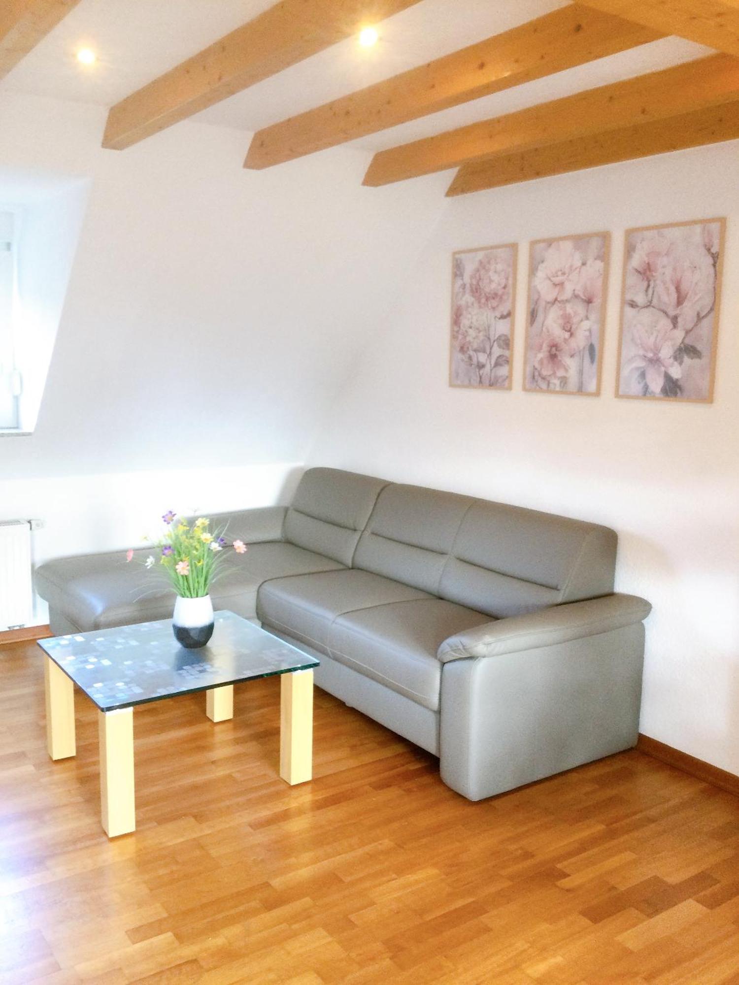 Wohnung Mit Stil Тройсдорф Екстериор снимка