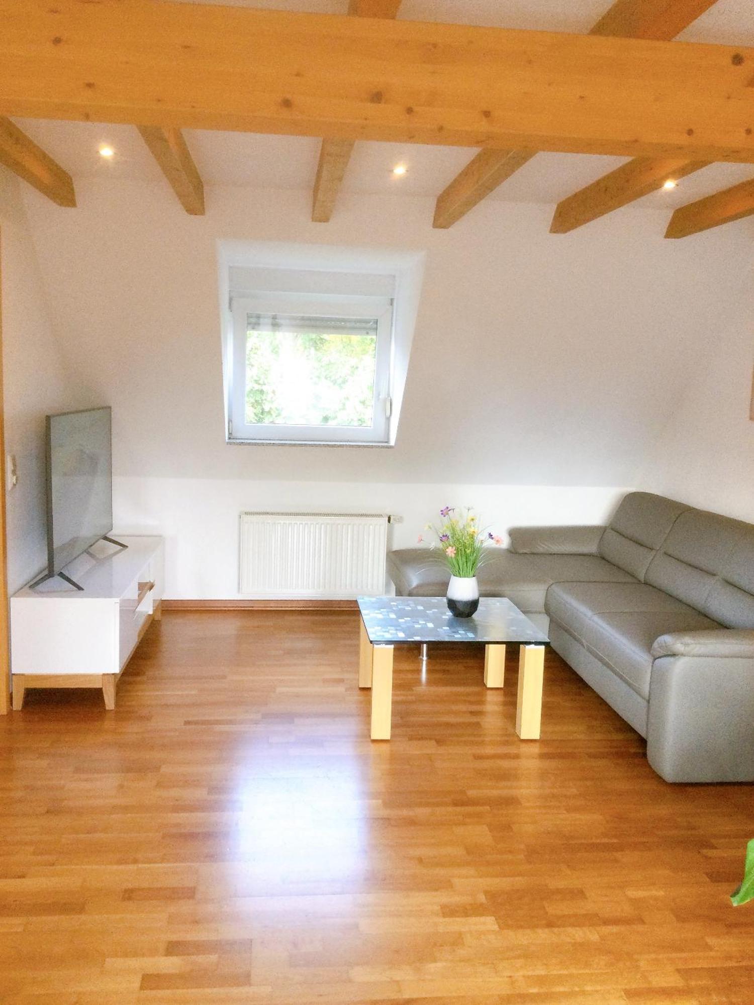 Wohnung Mit Stil Тройсдорф Екстериор снимка